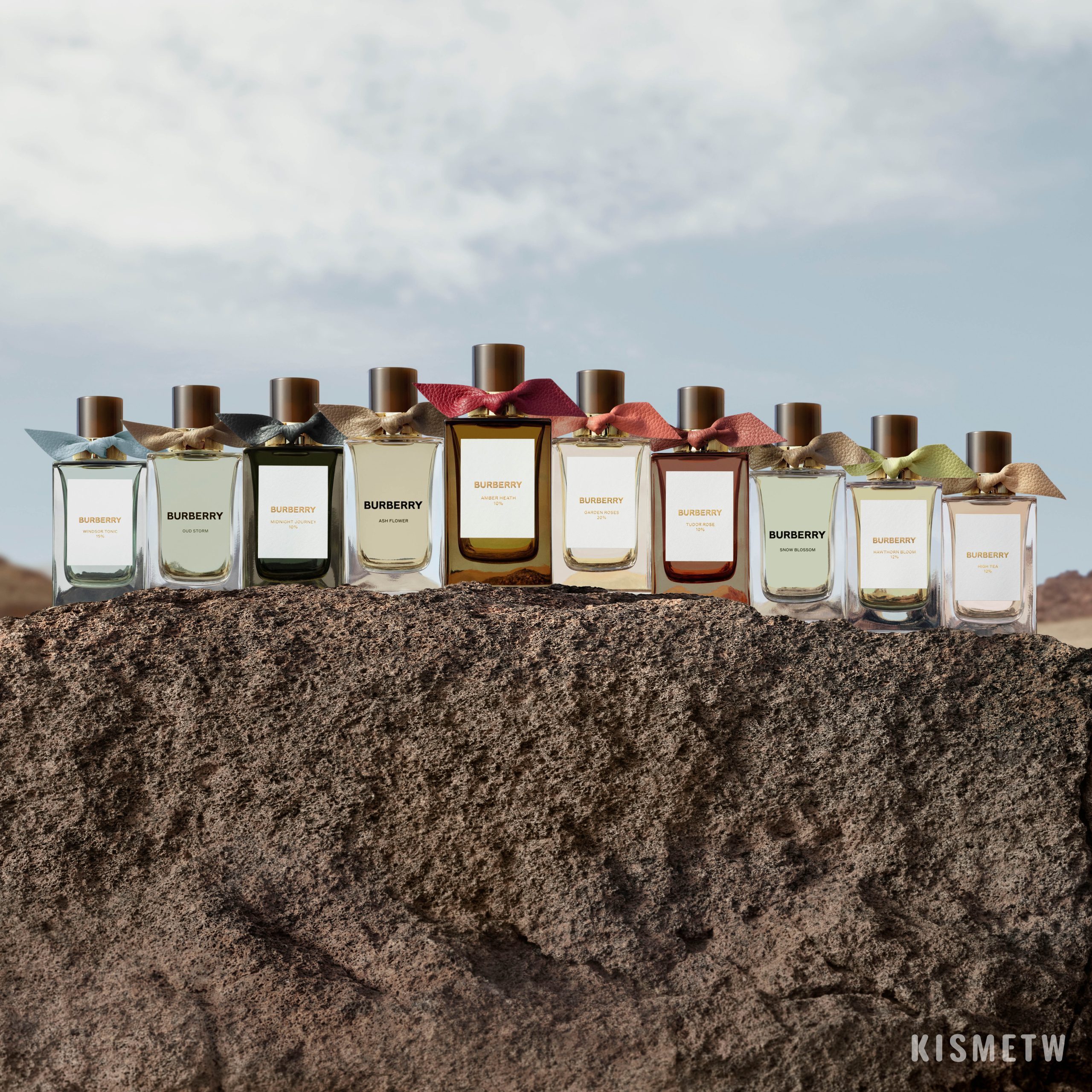 Burberry全新Signature香氛系列上市｜探索英倫風景的極致芬芳1 scaled