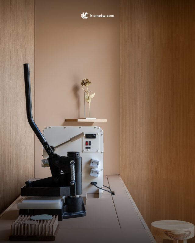 Polène 打造感官花藝實驗場 「Plèi 皮革花坊」快閃概念空間重塑工藝想像 17 Polene 打造感官花藝實驗場 「Plei 皮革花坊」快閃概念空間重塑工藝想像5