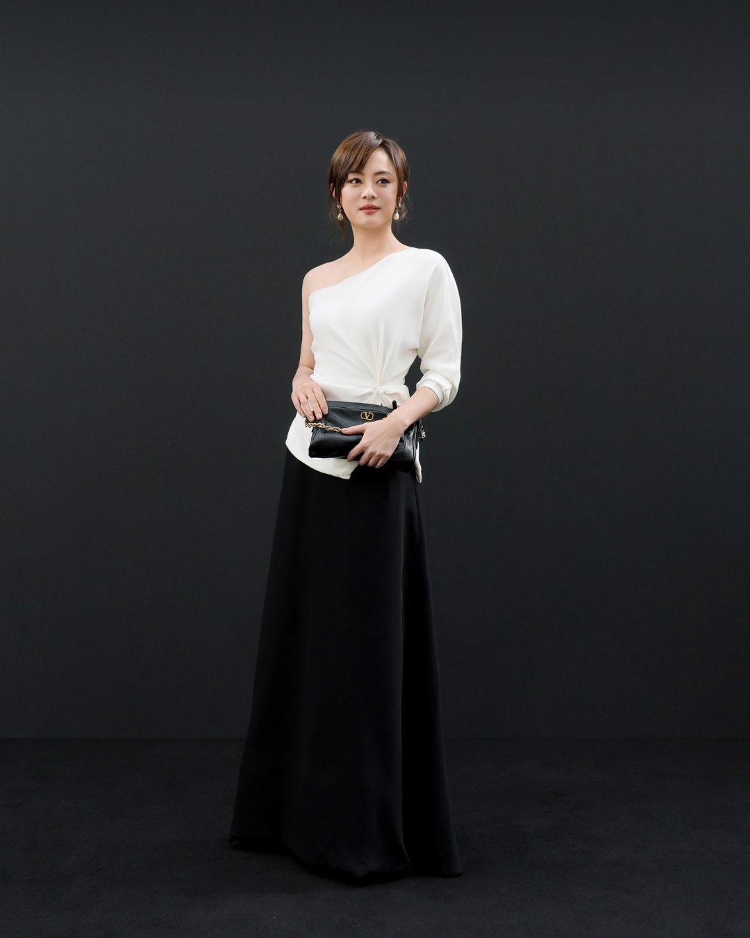 Valentino 2026春夏《Fireflies》系列時裝秀：Alessandro Michele 以黑暗為畫布描繪人性微光8