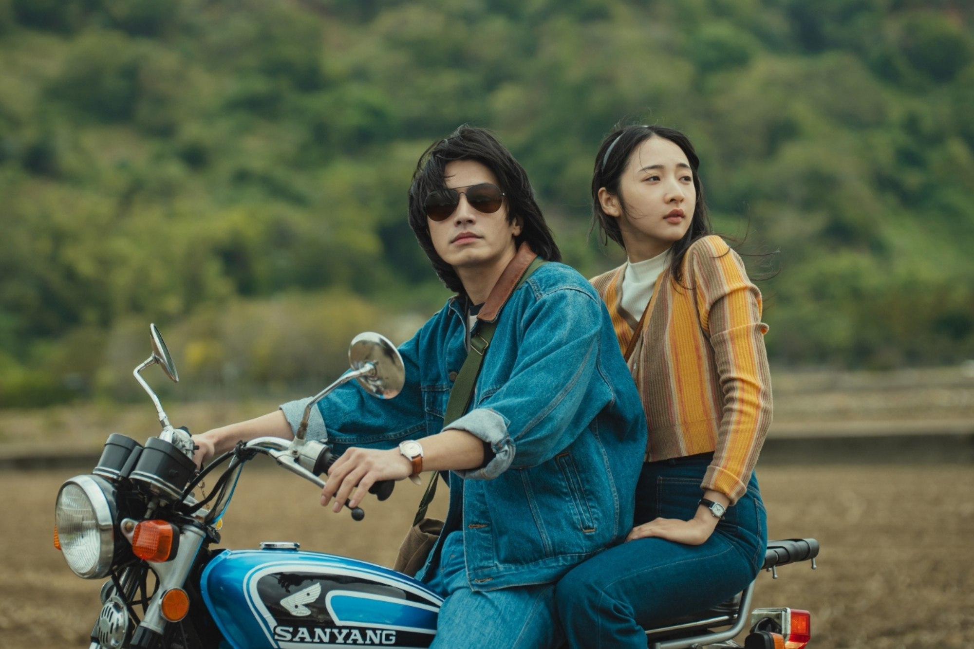 《那張照片裡的我們》聖誕跨年上映｜李沐、振永、宋柏緯共譜 1977 青春戀曲1