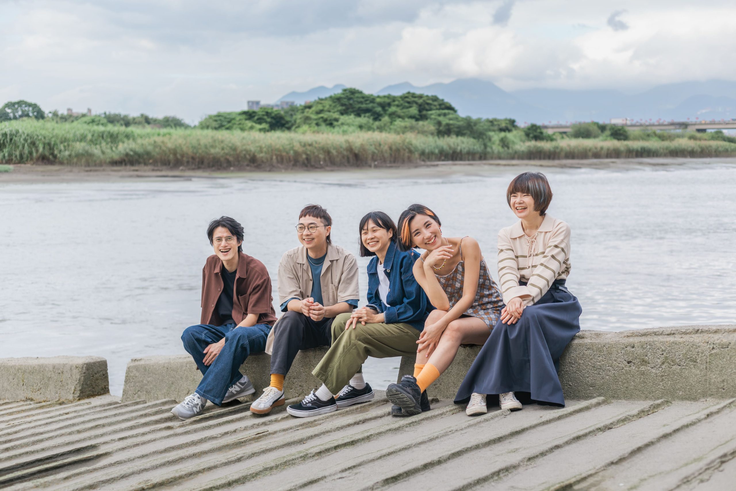 滾石撞樂隊2再掀浪潮｜芒果醬、閃閃閃閃、福夢FUMON翻玩經典　從〈愛我別走〉到〈在你和天空之間〉唱出新世代情感共鳴 (2)