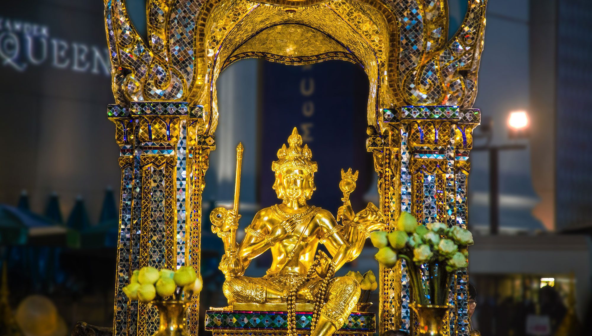 曼谷伊拉旺神祠（四面佛）參拜指南｜交通方式與梵天介紹一次掌握