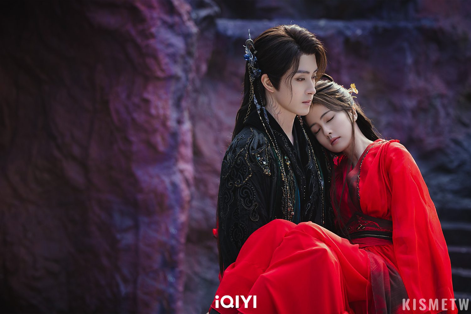 3《白月梵星》敖瑞鵬挑戰霸氣吻戲被調侃不夠粗暴，導演現場指導引爆笑場