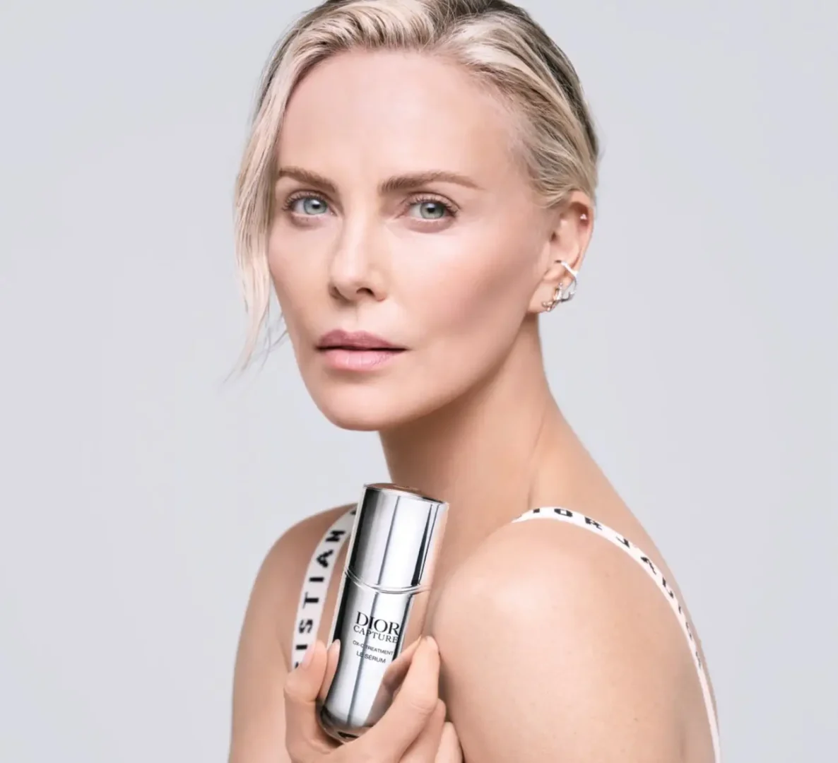 Charlize Theron成為Dior Capture全新代言人 掀起肌膚護理新革命