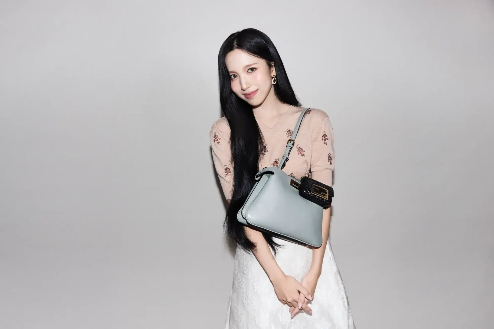 TWICE MINA成為FENDI日本品牌大使 展現音樂與時尚新篇章 8 TWICE MINA成為FENDI日本品牌大使 1