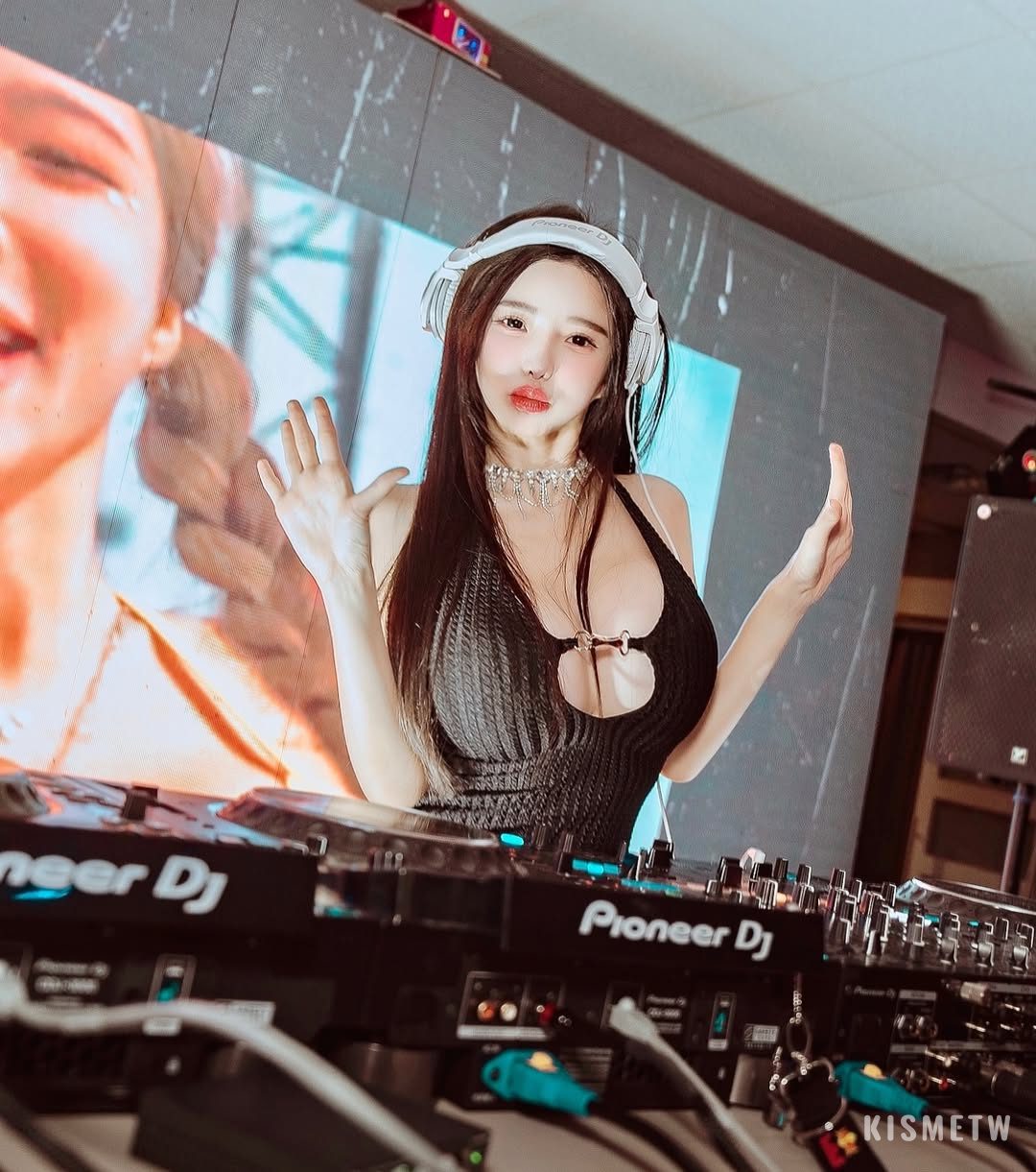 2眼睛要跟耳朵一起享受！10位頂級美女DJ全公開，音浪與魅力席捲全場