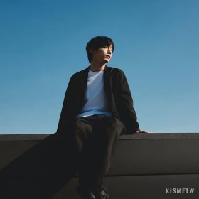 坂口健太郎帥氣代言！UNIQLO : C 2025春夏系列2/28上市，輕盈機能時尚來襲