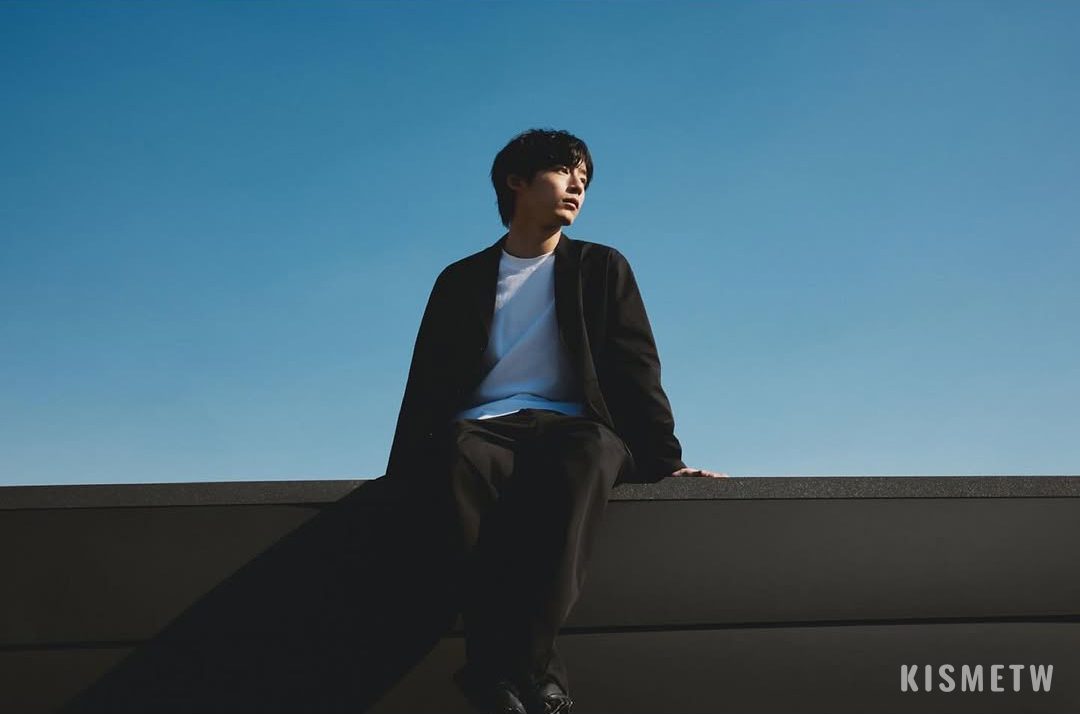 坂口健太郎帥氣代言！UNIQLO C 2025春夏系列228上市，輕盈機能時尚來襲 1