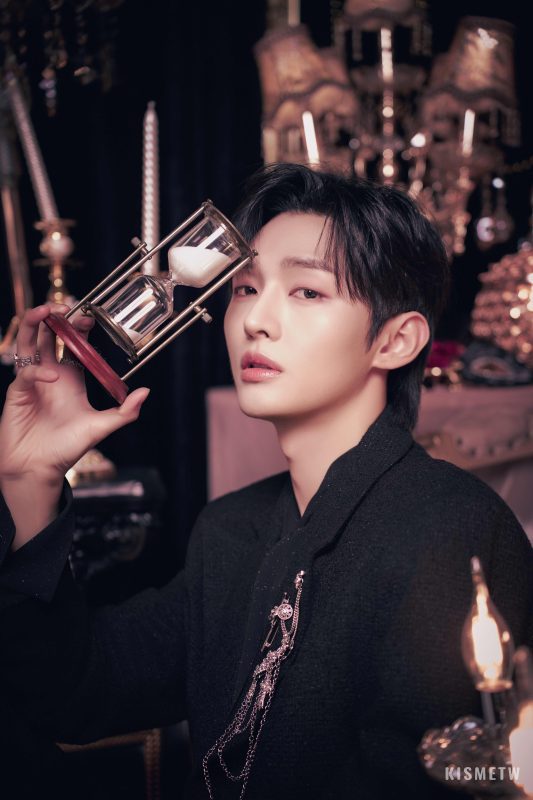 尹智聖「Letter from Yooniverse」台北粉絲見面會 3月9日震撼登場！ 時隔六年再臨台北，獨家舞台魅力大公開！ 限量福利加碼—彩排入場+限定小卡等你拿！ 韓國實力派歌手尹智聖將於3月9日在台北NUZONE舉辦**「Letter from Yooniverse」粉絲見面會**，帶來獨家音樂舞台，與粉絲共度感動時光！這場見面會將延續首爾場的熱烈氣氛，並作為他的海外巡演重點站，打造充滿溫度與故事的專屬宇宙「Yooniverse」。 尹智聖：從Wanna One隊長到全方位藝人 尹智聖於2017年透過超人氣選秀節目**《PRODUCE 101 第二季》嶄露頭角，憑藉穩定的唱功與溫暖的領袖魅力，成為限定男團 Wanna One 隊長**，帶領團隊在全球音樂市場締造無數佳績。 2019年，尹智聖以個人歌手身份正式出道，推出首張個人專輯**《Aside》，展現細膩的音樂風格與穩定的現場演出實力。除了音樂事業，他亦積極參與音樂劇與綜藝節目**，以真誠個性與獨特嗓音收穫大批粉絲喜愛。 粉絲見面會亮點：專屬Yooniverse，感動加倍升級！ 此次「Letter from Yooniverse」粉絲見面會，將是尹智聖睽違一年兩個月的全新個人演出，巡迴足跡遍及首爾、台北、東京，為粉絲獻上升級版舞台！ 💡 全新舞台設計：音樂、燈光、視覺完美融合，打造夢幻Yooniverse！ 🎤 親自策劃歌單：演唱曲目精挑細選，獻上最具代表性的感動之聲！ 💬 深度粉絲互動：分享心路歷程、現場驚喜橋段，創造難忘回憶！ 🎁 超值粉絲福利：VIP區享彩排入場資格，全場粉絲皆可獲得限定小卡！ 尹智聖表示：「台灣粉絲一直給予我滿滿的支持，這次終於能再度見面，真的非常期待！」這場見面會不僅是舞台的呈現，更是一場滿載溫暖與回憶的旅程。 演出資訊 📍 日期：2025年3月9日（日） 🕑 時間： 【午場】14:00 開演 【晚場】18:00 開演 📍 場地：NUZONE 2樓（台北市大安區市民大道三段198號2樓） 🎟 票價： VIP區 NT$3,580（含彩排入場資格+限定小卡） B區 NT$2,380（限定小卡） 愛心票 NT$1,190 🎫 購票連結：遠大售票系統 📢 門票熱賣中，立即搶票，3月9日一起進入Yooniverse，與尹智聖共創美好回憶！ 主辦單位：Union Pictures、星石娛樂 📸 照片提供：Union Pictures