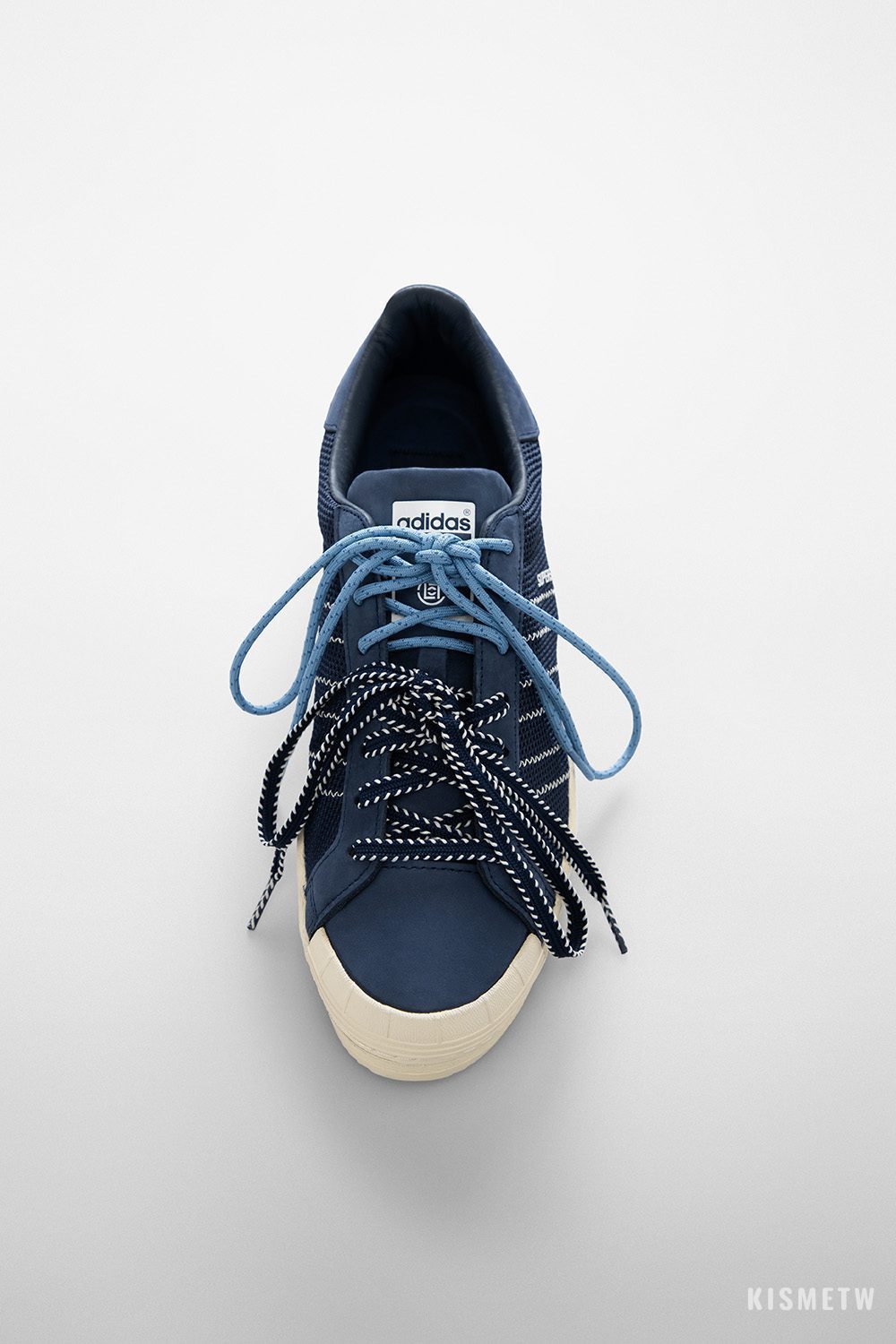 極致藍韻魅力：CLOT 與 Adidas Originals 共創時尚新篇4