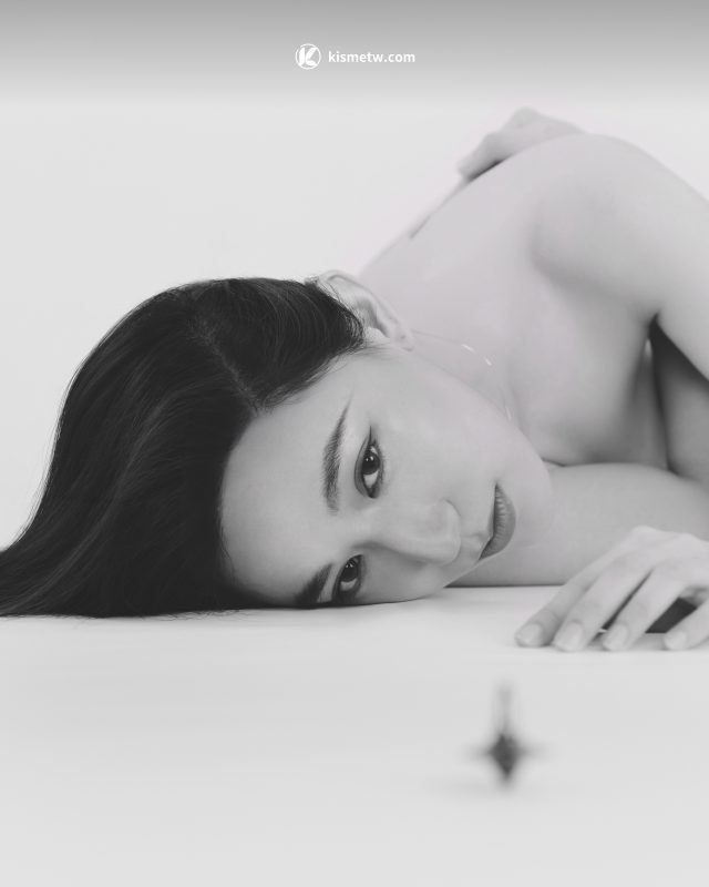 Haezee黃瑋昕靈魂新作〈The One That Got Away〉以純白裸心視覺詮釋遺憾2