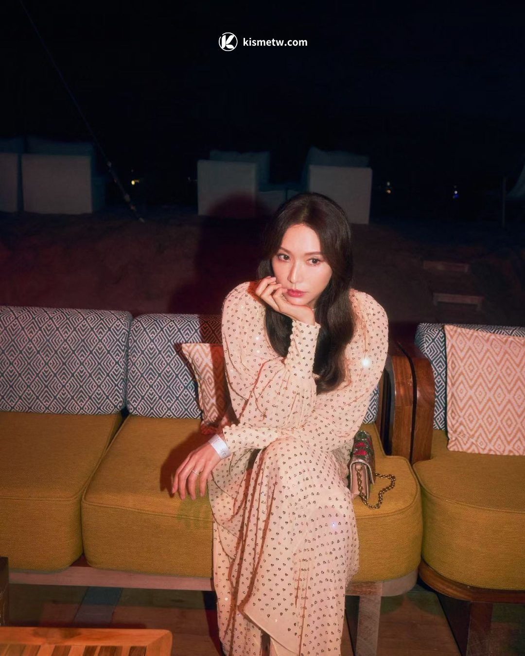 林志玲坎城三造型驚豔亮相，Valentino 2025秋冬詮釋優雅與率性日常風格 (1)