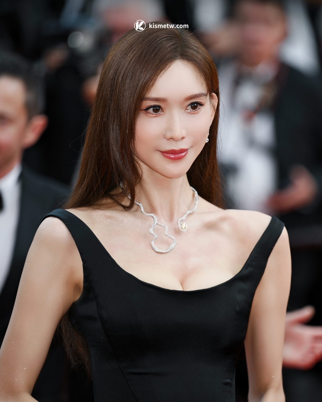 林志玲坎城紅毯絕美現身 Qeelin 珠寶演繹東方優雅新詩篇5