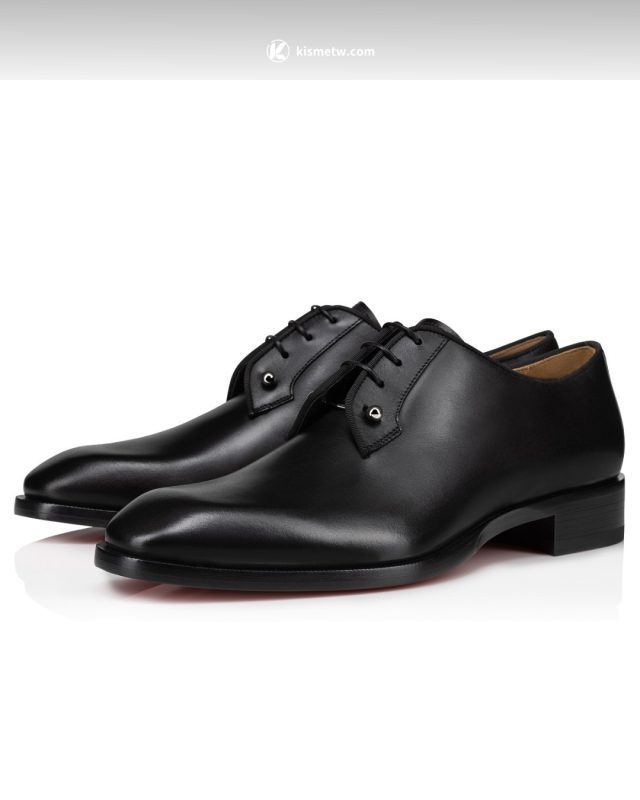 黃仁勳與 Lisa 同步穿搭 Christian Louboutin紅底鞋展現全新態度3