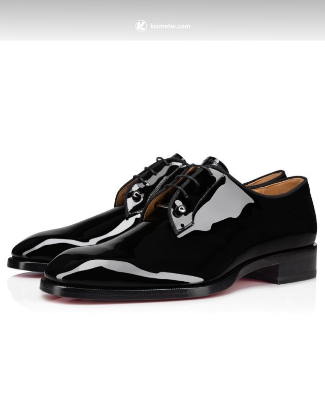 黃仁勳與 Lisa 同步穿搭 Christian Louboutin紅底鞋展現全新態度4