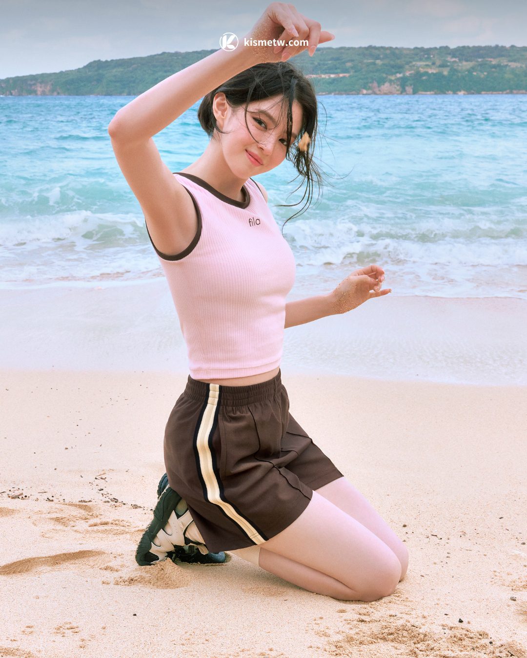 FILA 涼鞋熱潮再起：韓韶禧引領韓系穿搭革命，今夏必備三大鞋款解析4
