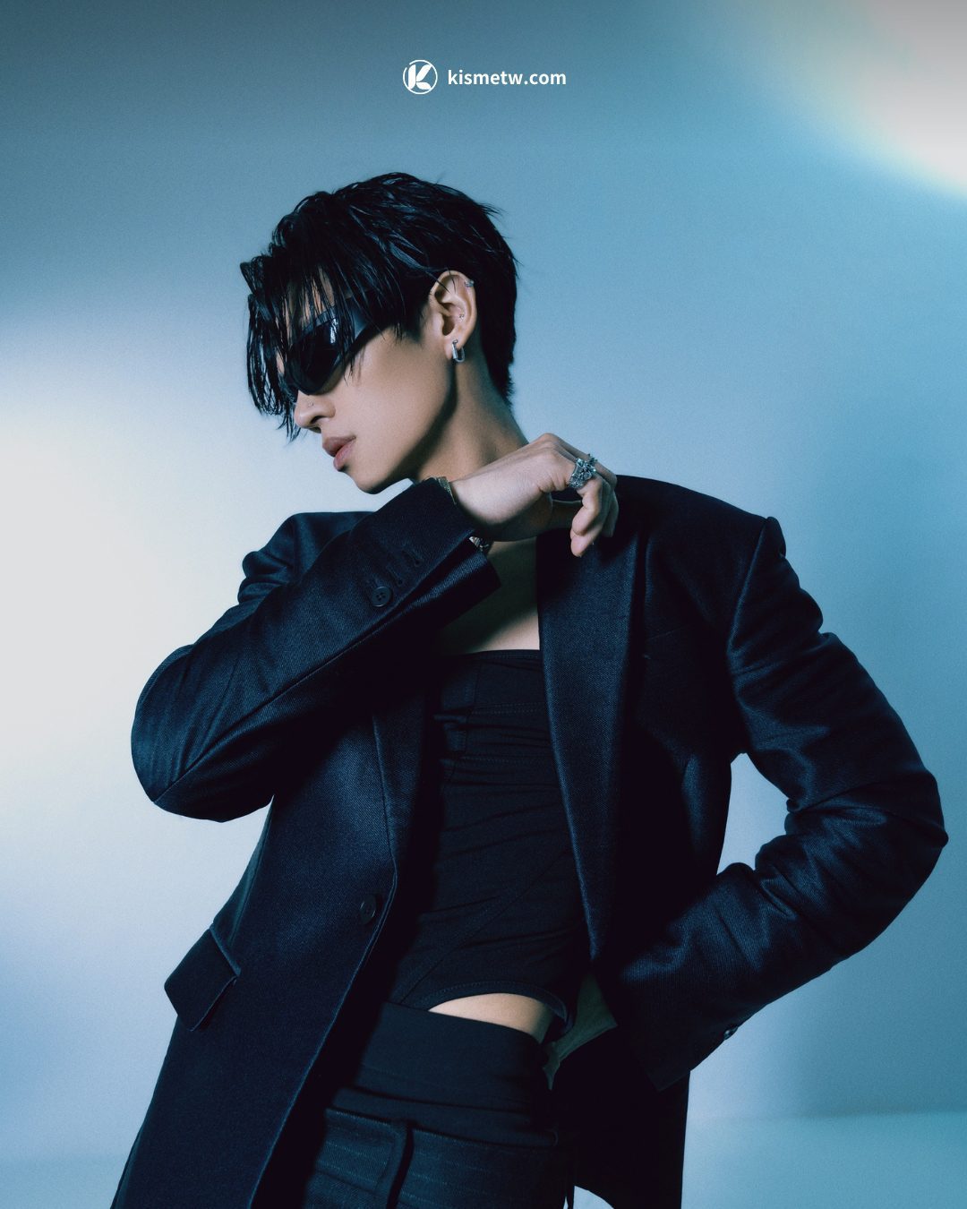 KIRE挑戰極限尺度MV〈angel〉與〈down〉，情慾與創傷交織的視覺震撼 (7)