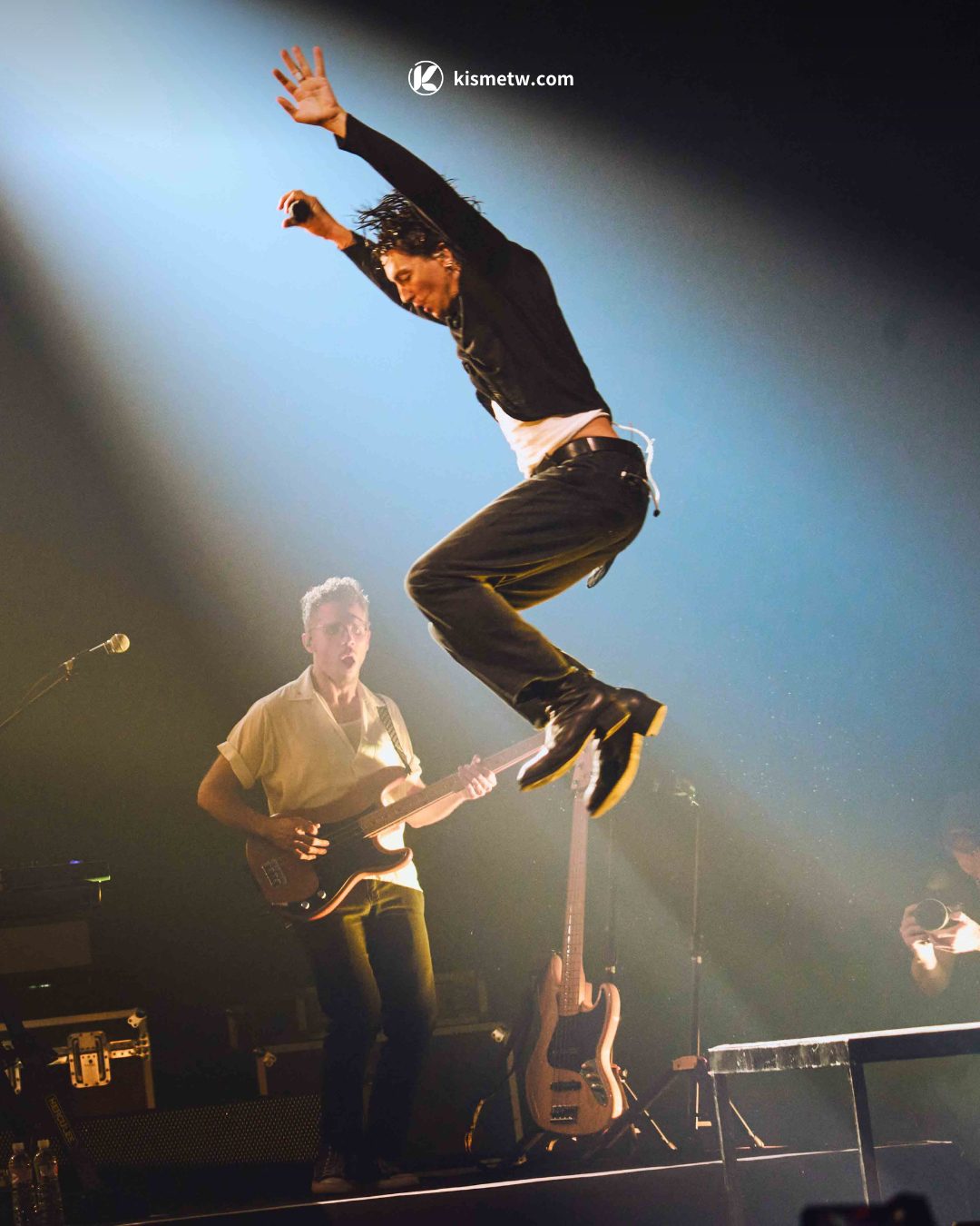 LANY高雄開唱掀浪漫旋風，《a Beautiful Blur》巡演重返台灣萬人感動 (1)