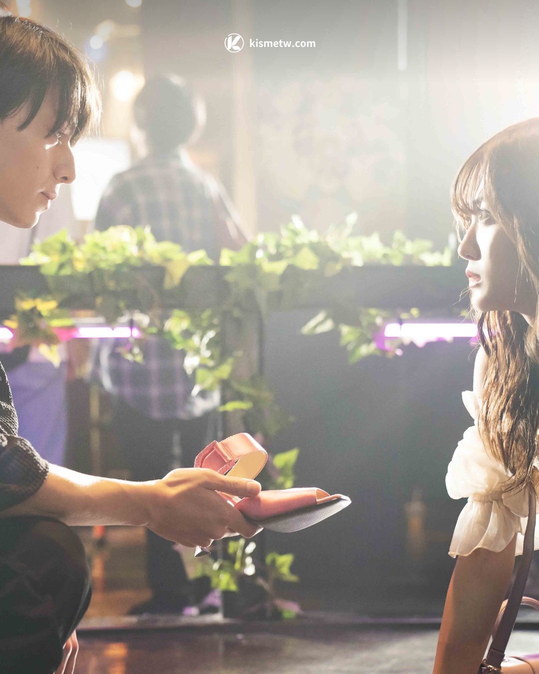 山下美月與作間龍斗共演戀愛電影新突破，戲裡公主抱戲碼曝幕後真相 (1)