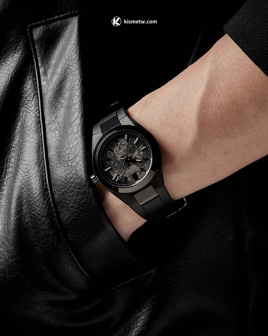 CASIO EDIFICE 首推機械錶 EFK 100 系列 碳纖結構演繹賽車工藝風格2