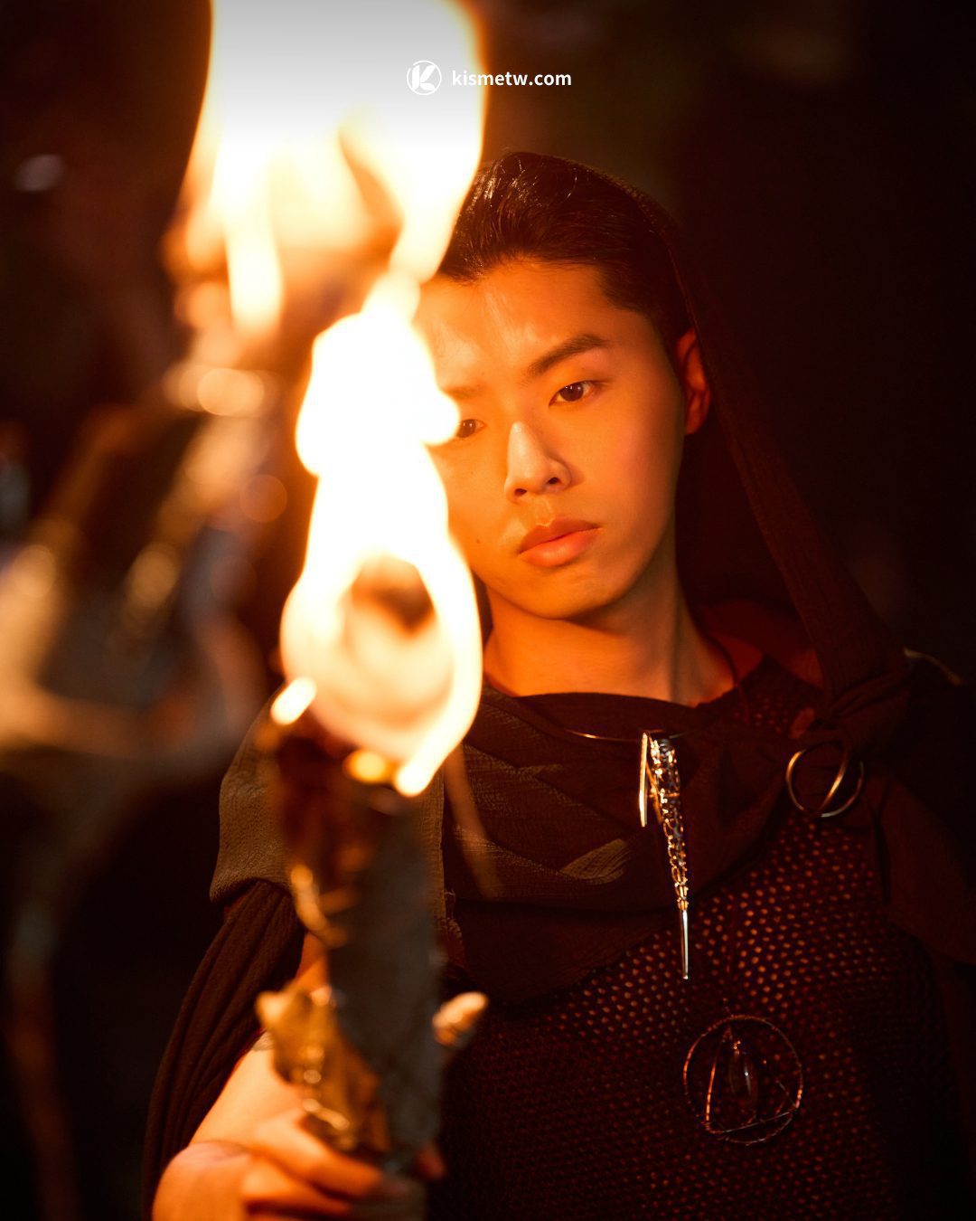 HowZ聯手PIZZALI燃炸回歸〈More Power〉：在末日中點燃希望與信仰的火種2