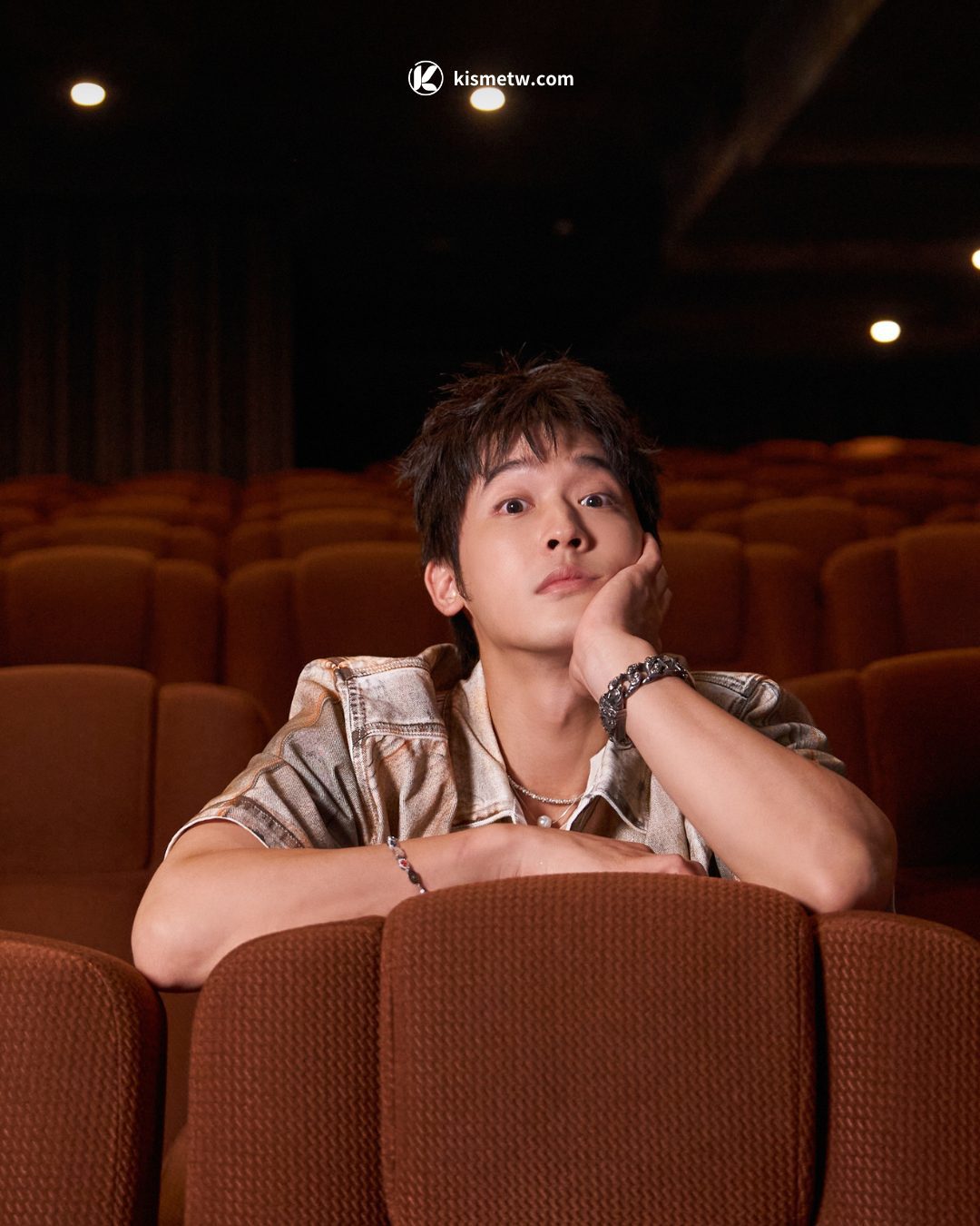 小樂吳思賢《Let Go》裸身封面引爆話題 杜拜取景打造極致聽視覺鉅作3