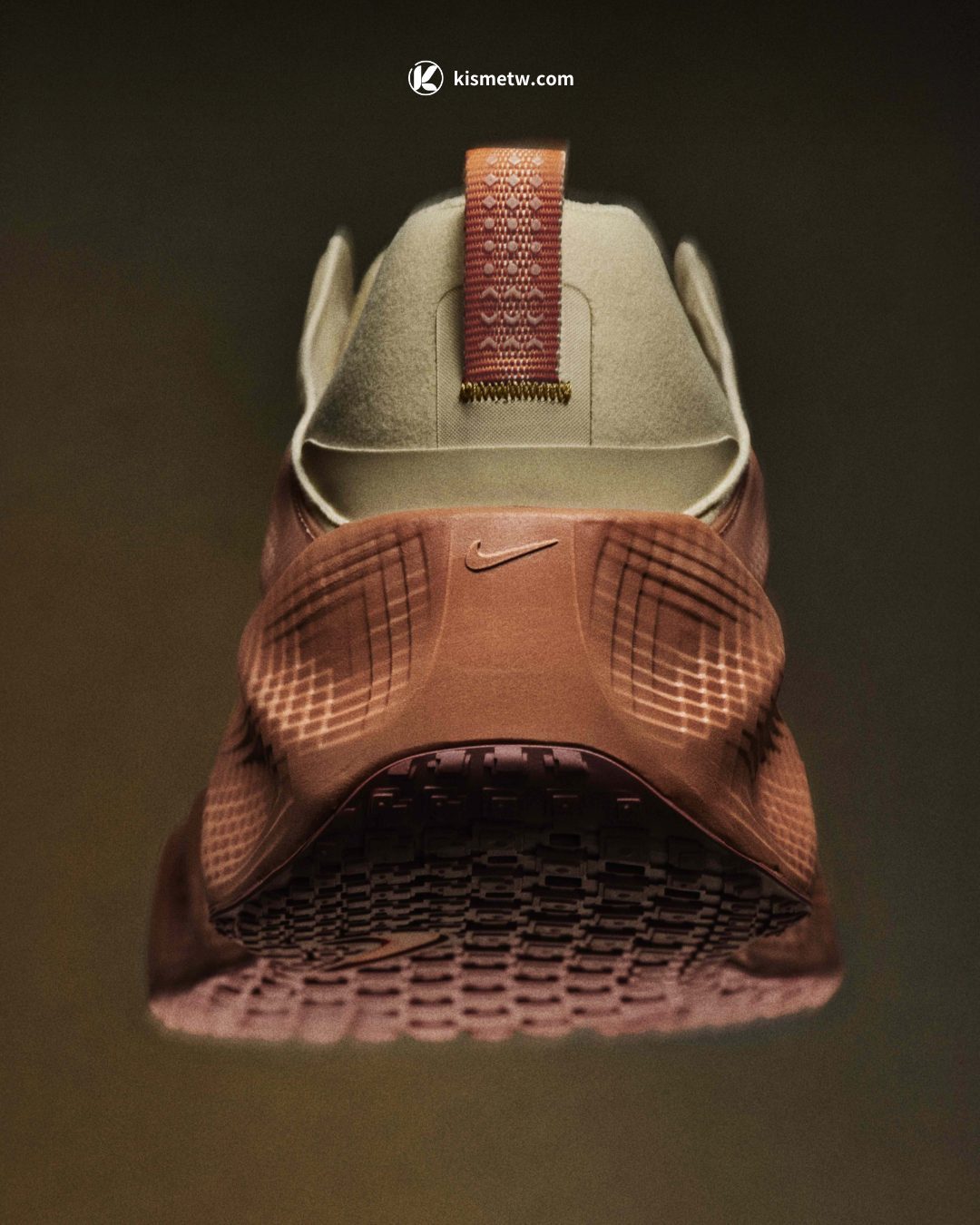突破城市迷障的未來鞋履 Nike Ava Rover 展現機能與風格雙重革新2
