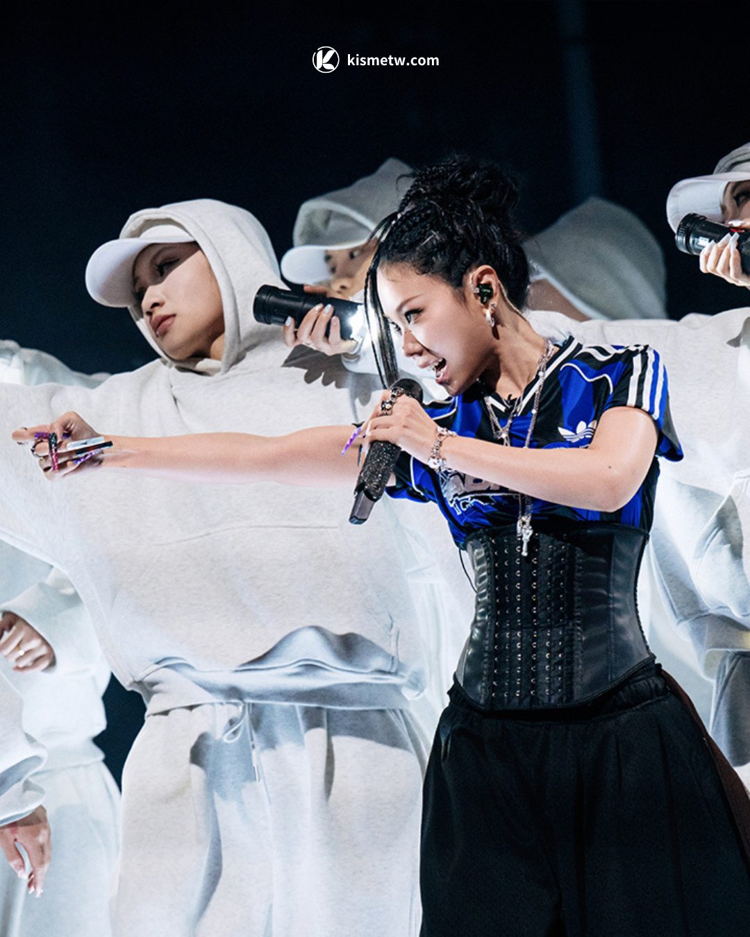 鐘欣 cent3e 怒嗆性別偏見引爆全場 《新說唱2025》女性實力震撼評審3
