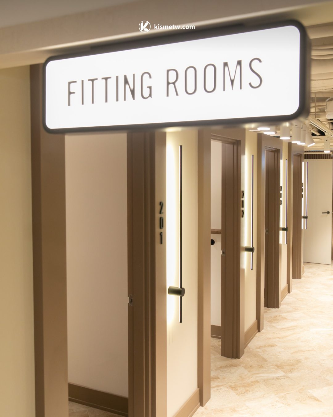 鳳小岳登場 Abercrombie Fitch 台北忠孝概念店開幕｜日常即假期穿搭靈感全新詮釋8