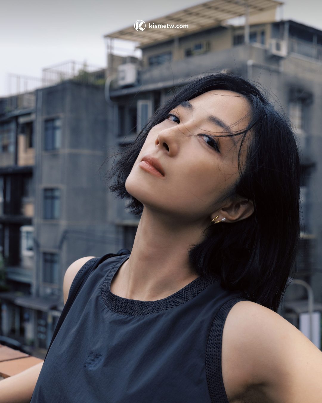 桂綸鎂詮釋 NB GREY 2025 秋冬系列 都市探索中的率性優雅與時尚新境界8