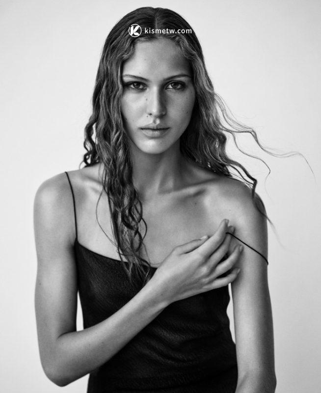 Angelina Kendall演繹Narciso Rodriguez《for her Eau de Parfum Intense》全新形象廣告5