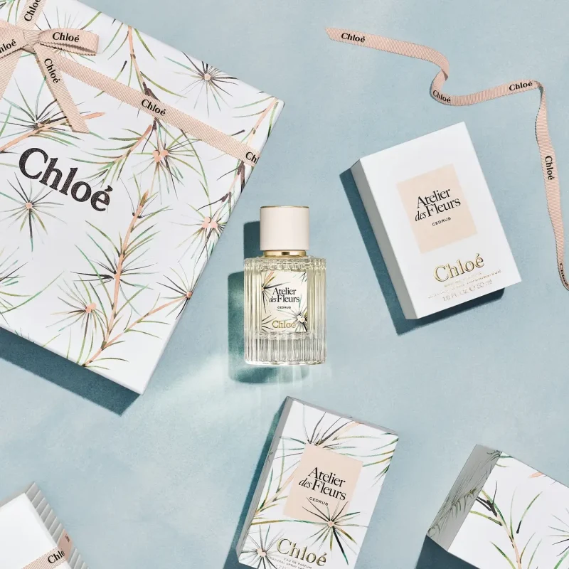 Chloe推出限定版「Atelier des Fleurs Cedar」香水｜重新演繹雪松的溫潤氣息