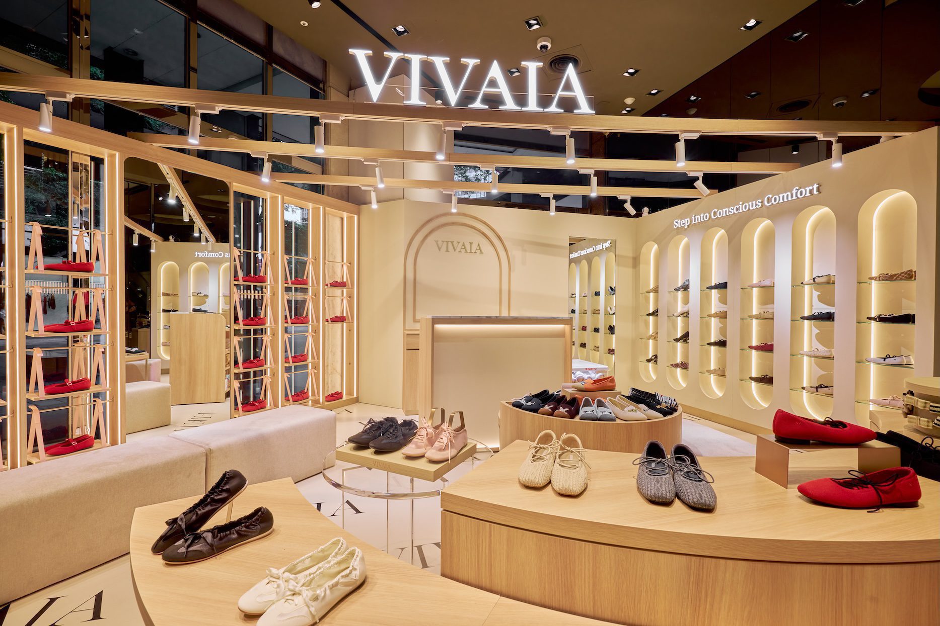 VIVAIA台北快閃店盛大登場｜Jennie御用瑪莉珍鞋巨型裝置首度亮相 (2)