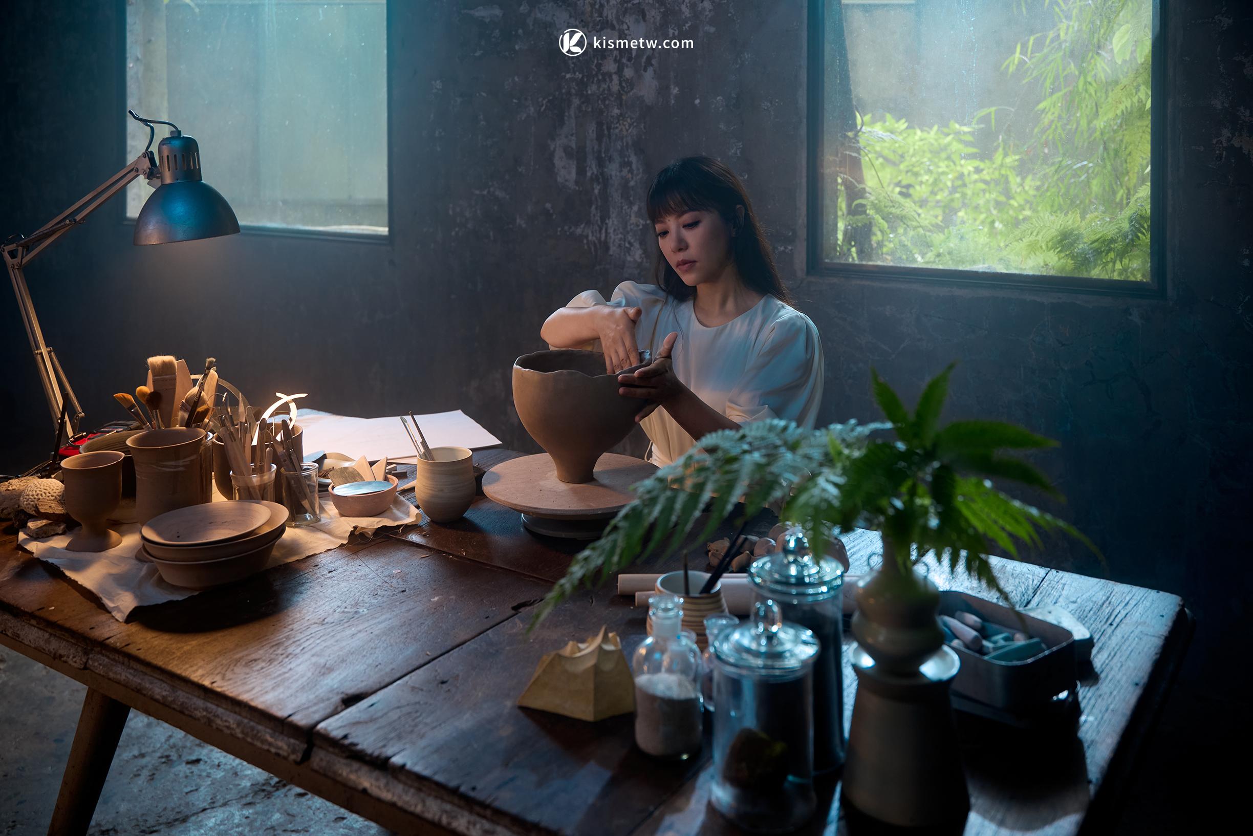 丁噹首度詭魅獻聲〈泥娃娃〉　化身「變鬼后」詮釋同名驚悚電影主題曲 (3)