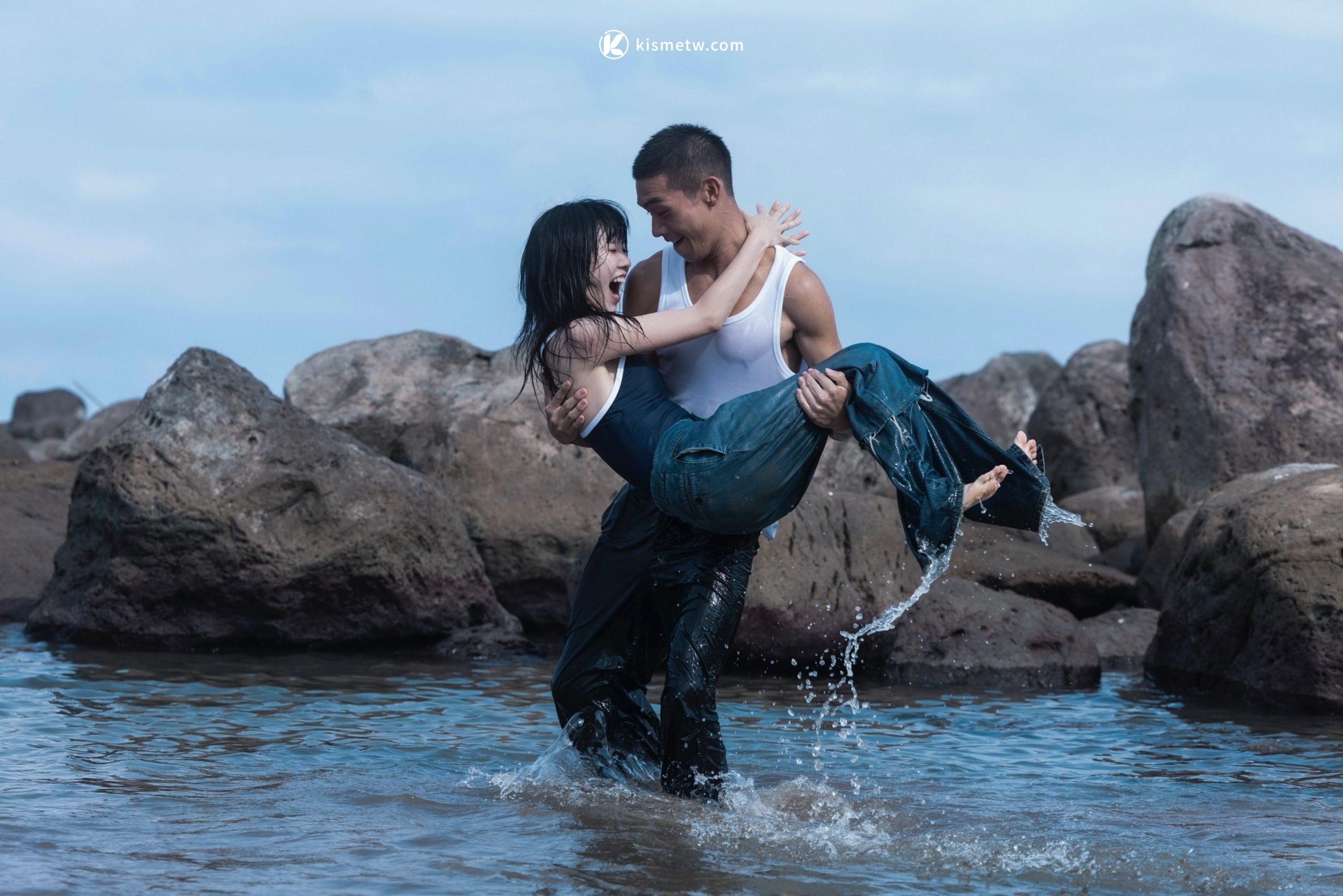 白安〈路邊野餐〉MV極限挑戰，曝曬18小時拍出末日愛情　科幻氛圍打造最親密合作 (4)