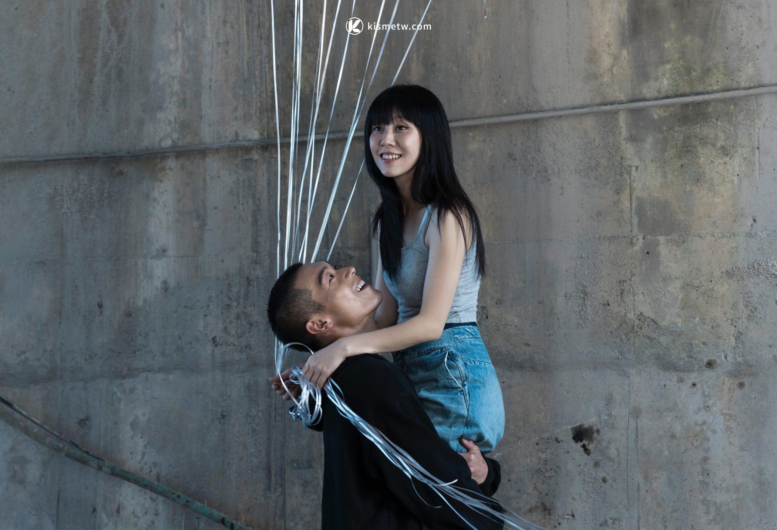 白安〈路邊野餐〉MV極限挑戰，曝曬18小時拍出末日愛情　科幻氛圍打造最親密合作 (5)