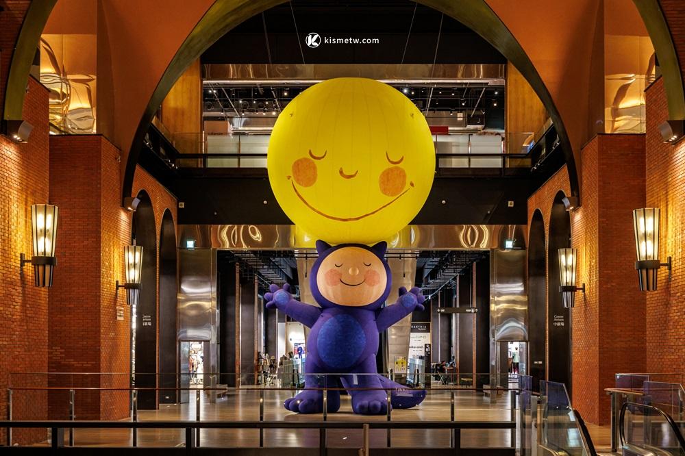 誠品生活新店周年慶盛典｜幾米〈月亮男孩〉10米高藝術裝置亮相 萬物市集 15 萬好物開搶