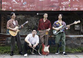 鳳小岳樂團壓克力柿子新曲〈沈默在流浪的路上〉｜獻父心聲與生命和解的搖滾旅程
