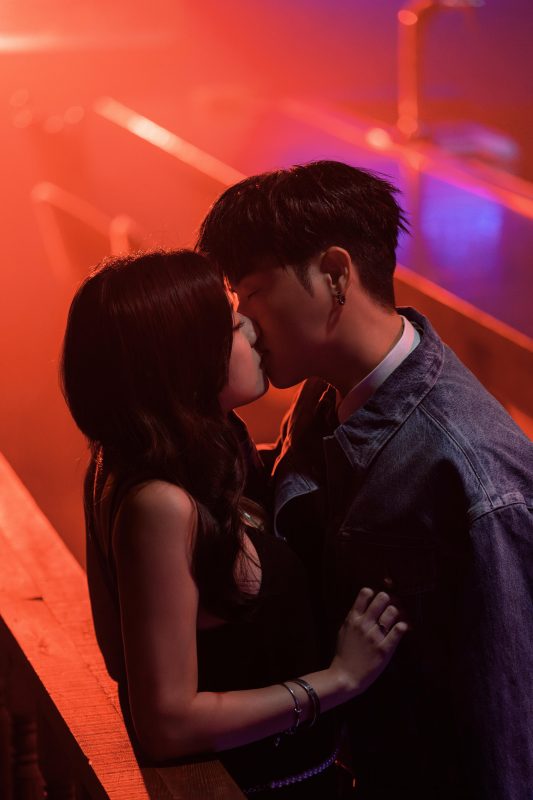 02 HowZ螢幕初吻大膽上演！自爆接吻秘訣「蜻蜓點水最浪漫」