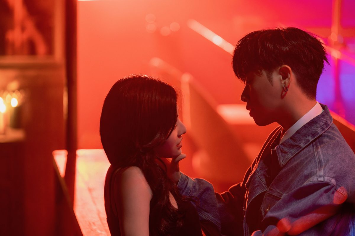 04 從吧檯對視到擁吻！HowZ親密冒險經驗全寫進〈凌晨五點鐘〉