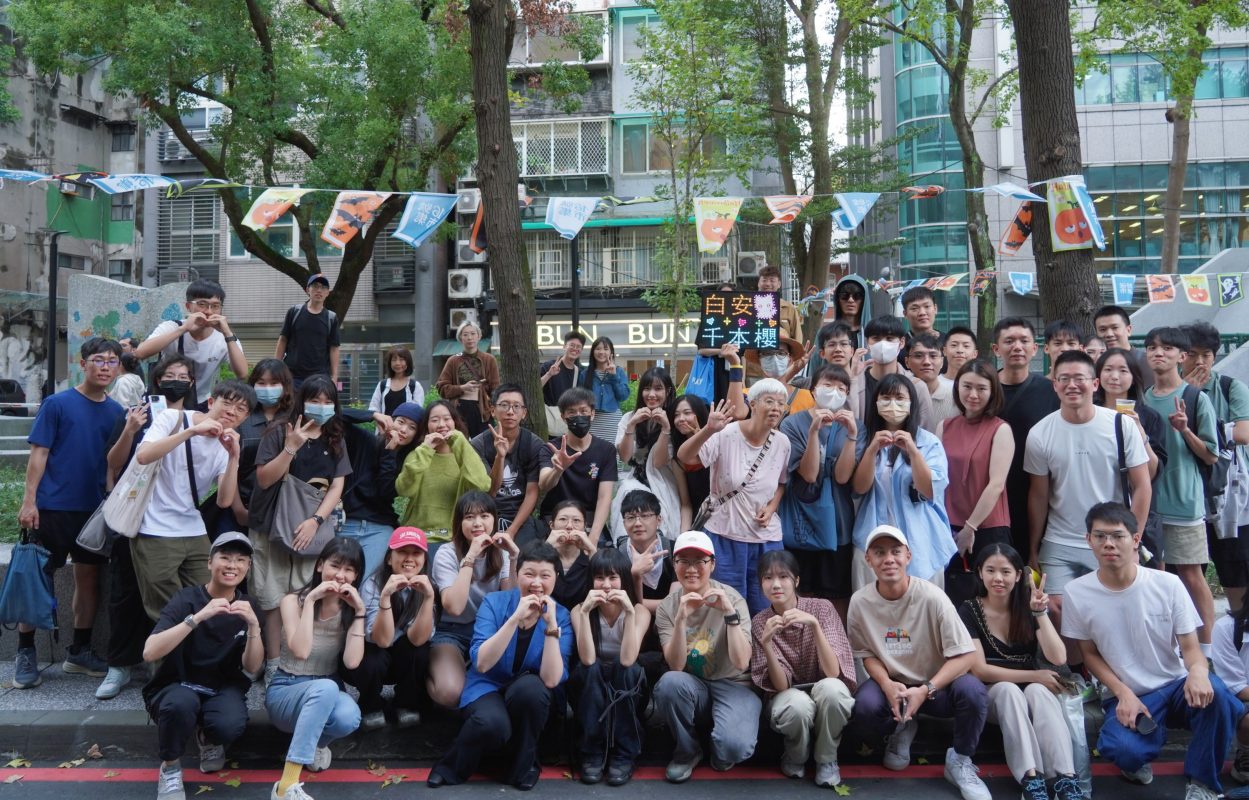 白安化身DJ白安!街頭音浪奇蹟放晴 《星期八》電子音樂現場打造最Chill午後 13 5許多歌迷到場支持白安 一起度過星期八午後