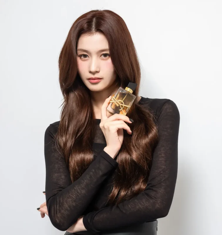 TWICE SANA化身YSL自由靈魂象徵｜LIBRE香氛綻放自信與極致奢華2