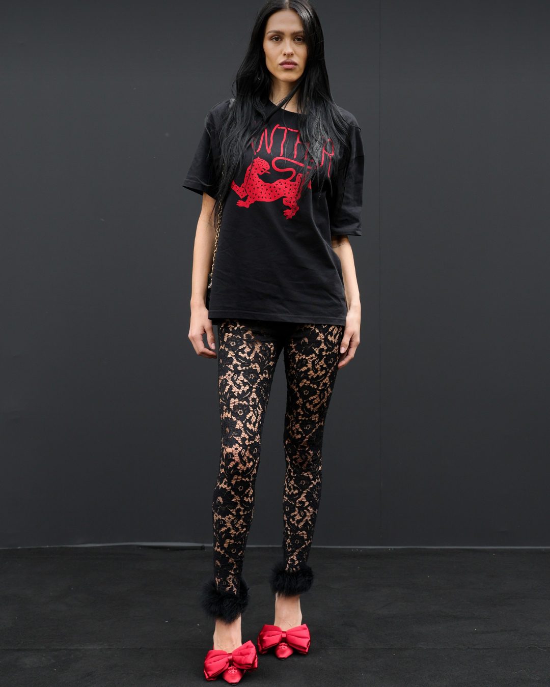 Valentino 2026春夏《Fireflies》系列時裝秀：Alessandro Michele 以黑暗為畫布描繪人性微光5