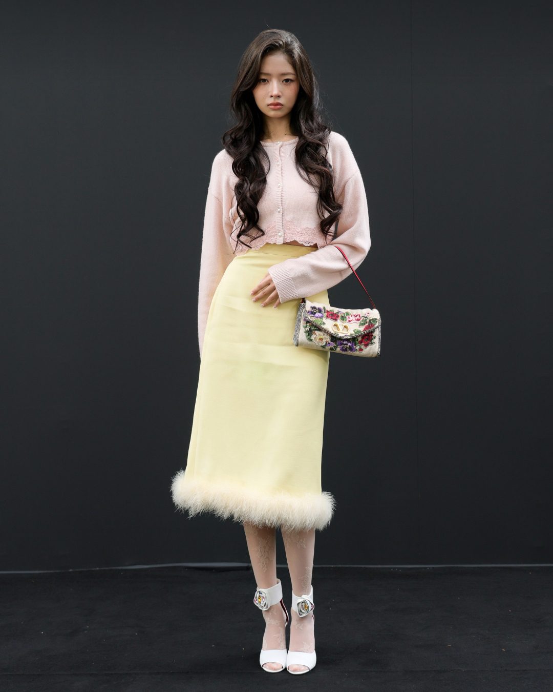 Valentino 2026春夏《Fireflies》系列時裝秀：Alessandro Michele 以黑暗為畫布描繪人性微光7