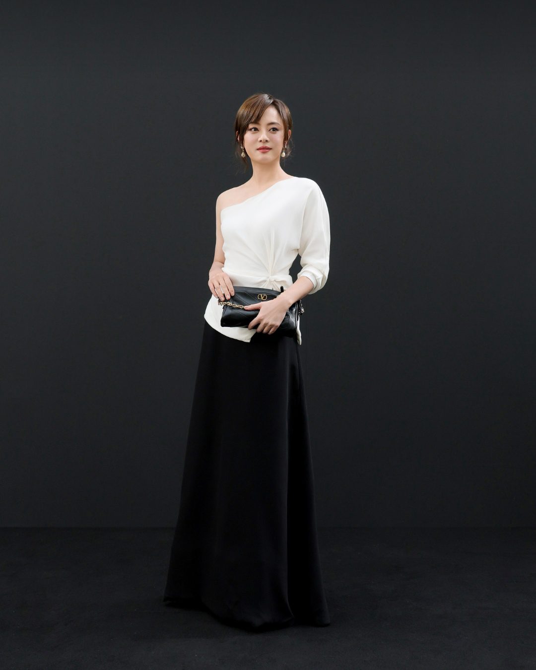 Valentino 2026春夏《Fireflies》系列時裝秀：Alessandro Michele 以黑暗為畫布描繪人性微光8