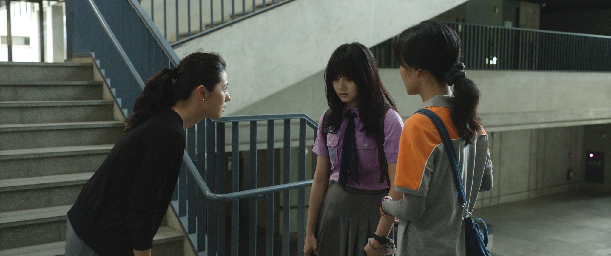 《自殺通告》揭校園壓力暗影　邵奕玫陷高分焦慮割腿自殘　張豐豪直面黃秋生「嚇爛又榮幸」 (1)