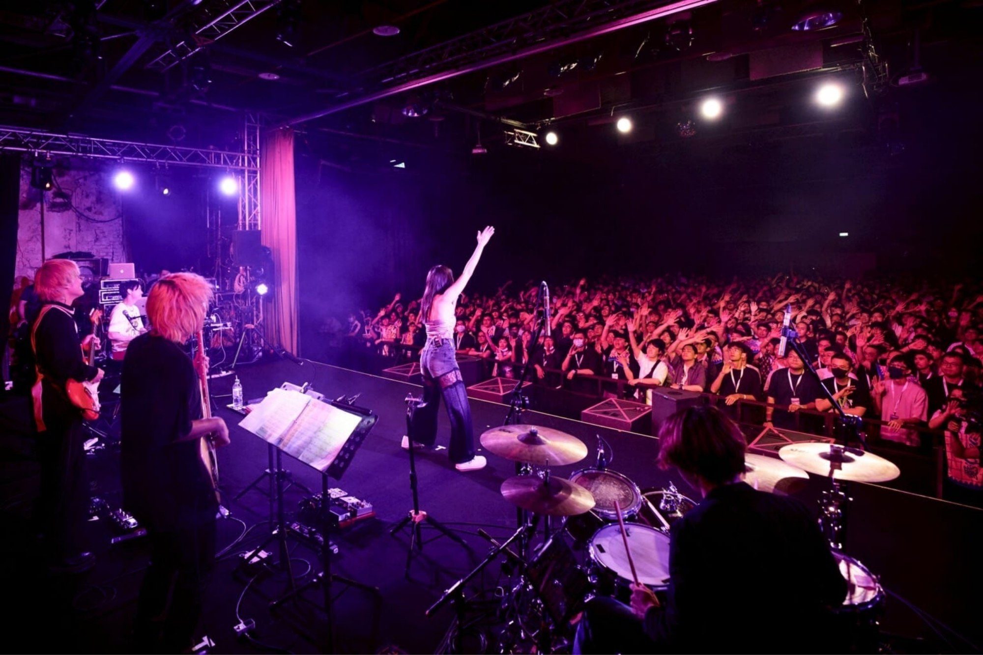 冨岡愛 Tomioka Ai 首度登台席捲全場｜Z 世代創作女聲引爆台灣樂迷共鳴2