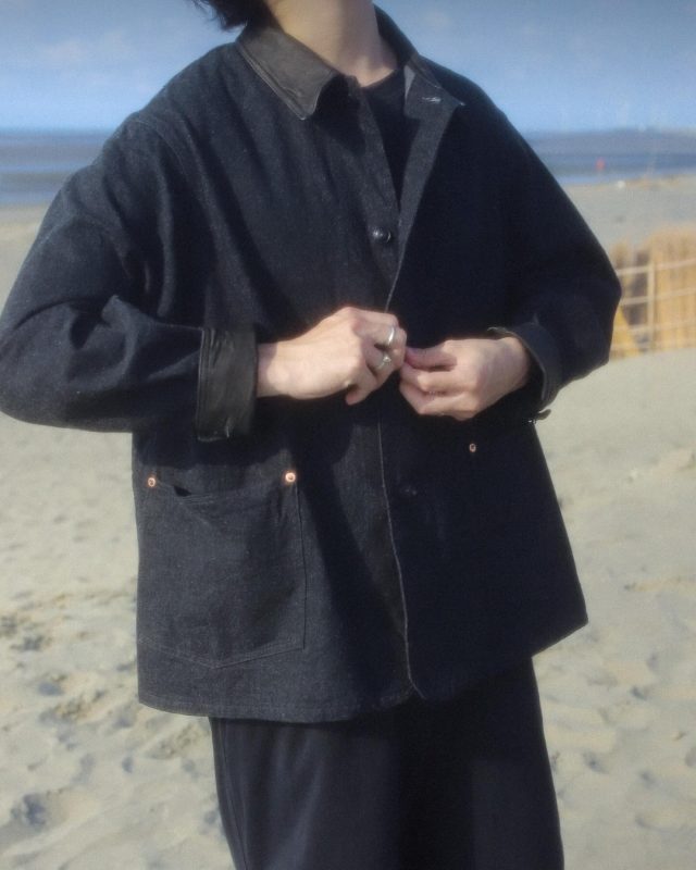 時間質感的凝練之作：WASHIDA X Kaptain Sunshine 皮革丹寧外套展現城市沉靜力量1