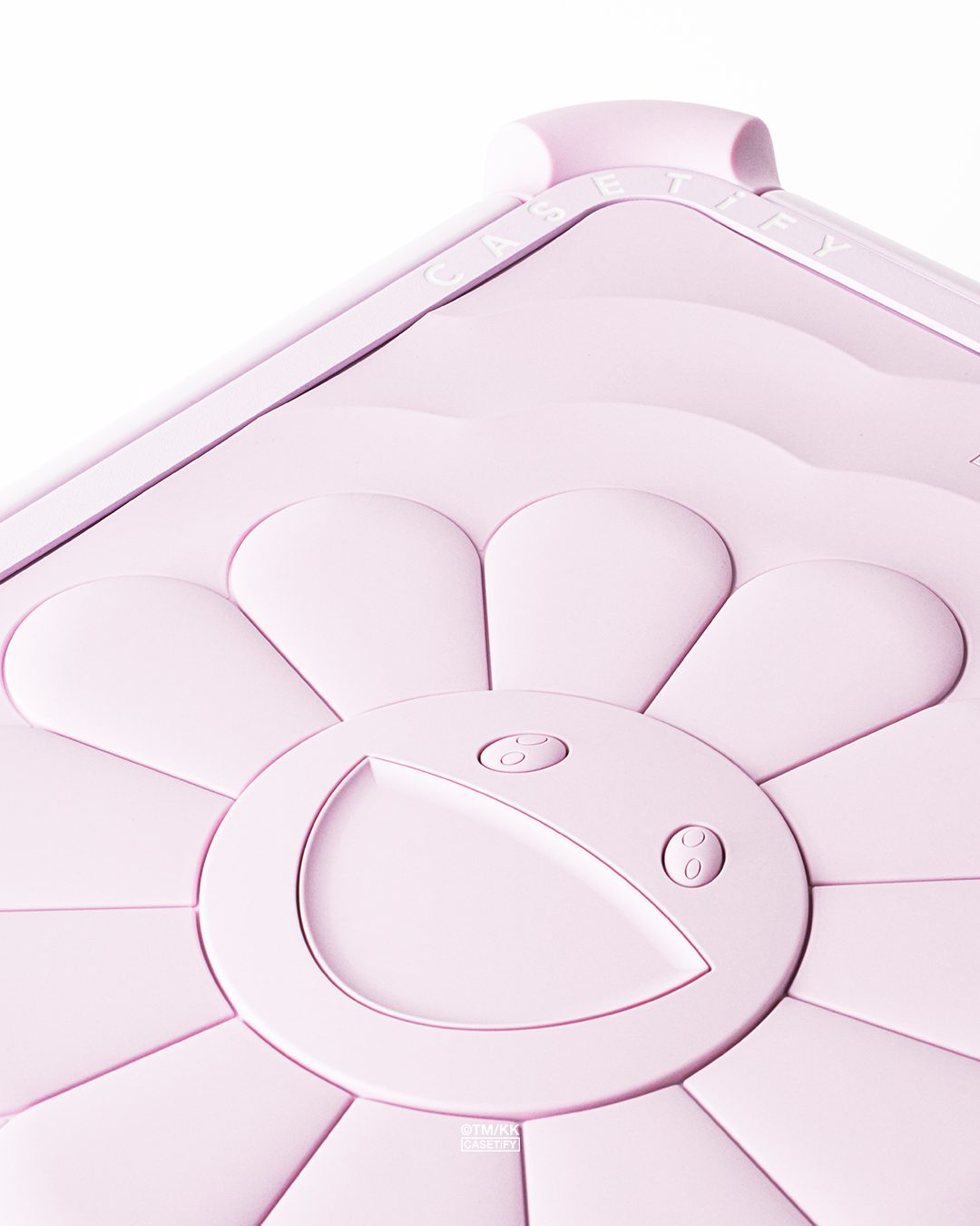 村上隆 X CASETiFY再掀潮流藝術熱！FLOWERS BLOOM系列限量行李箱10月10日登場 (7)