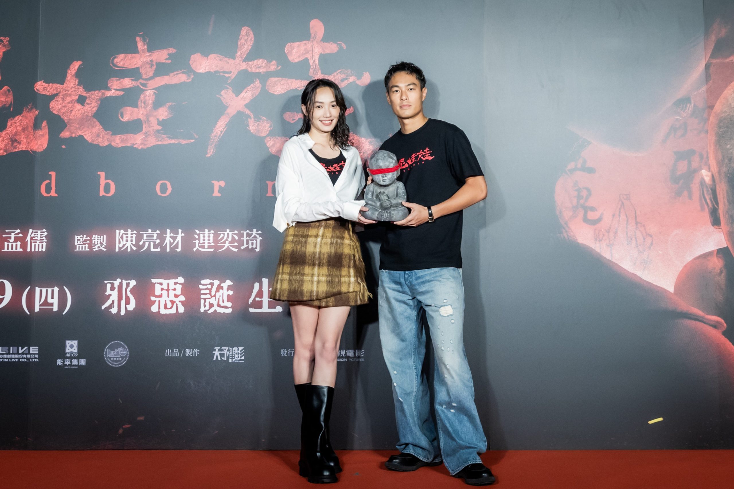 楊祐寧蔡思韵攜手演出《泥娃娃》化身苦難夫妻　詭異童謠揭開邪靈暗影 (13)